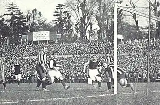 Contra el Aston Villa en la final de la FA Cup en 1905.
