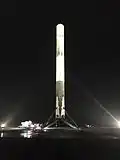 Primera etapa del vuelo 20 del Falcon 9 en la plataforma poco después de aterrizar