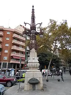 Farolas de la avenida de Gaudí (1906)