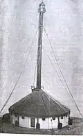 El faro entre los años 1884 y 1902 con una elevación mayor a la actual para su visibilidad.