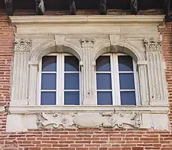 Casa de Auger Ferrier, con representación de cabezas amerindias.