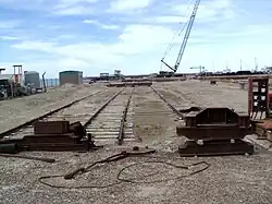 Restos ferroviarios en el puerto Antonio Morán