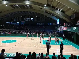 Ferro enfrentando a El Talar por las finales de conferencia