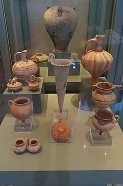 Hallazgos cerámicos de las tumbas de cámara 10 y 11 de Aidonia