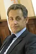 Terno plomo. Foto: Nicolas Sarkozy