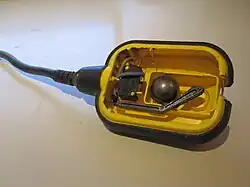 Interruptor flotante sin activar micro-switch