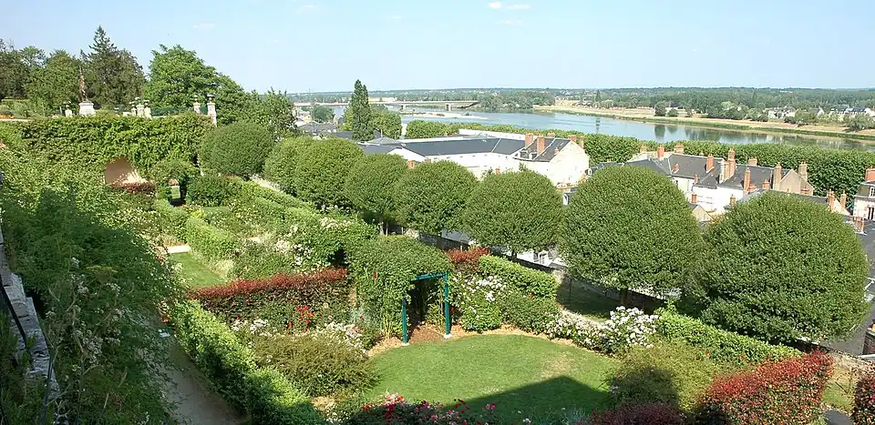 La rosaleda de las Terrazas del Obispado.