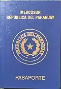 Versión prebiométrica del pasaporte paraguayo, emitido hasta mediados del 2023.[7]​