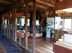 Vista parcial de la sala de la planta baja del molino