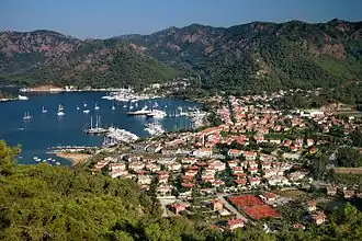 Göcek es una pequeña ciudad en Fethiye