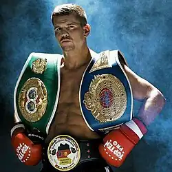 Cinturones de campeón.