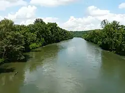 El Garona entre Saint-Julien-sur-Garonne (izqda) y Rieux-Volvestre
