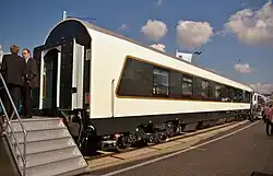 Coche camas con bogies de rodadura desplazable para los ferrocarriles de Azerbaiyán.
