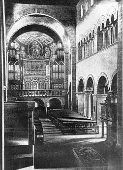 La nave vista hacia el órgano dividido, 1877