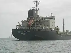 Buque visto por su aleta de estribor