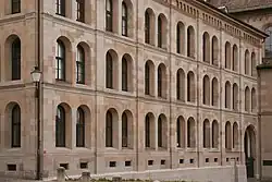 Fachada del antiguo monasterio, hoy Facultad de Teología de la Universidad de Zúrich.