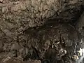 Interior de la Gruta de Lanqúin.