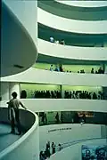 Interior del museo Guggenheim de Nueva York.