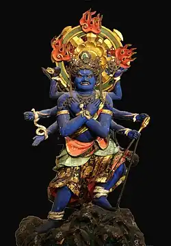 El rey de la sabiduría Kundali, "El dispensador del néctar celestial", manifestación de Buda Ratnasambhava