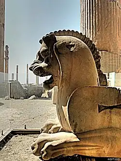 Capitel de columna con prótome de león (Apadana)