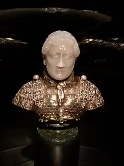 Busto del emperador Adriano, Colección Al Thani.