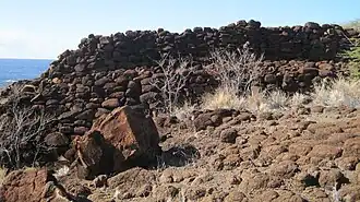 Muros de Halulu Heiau.