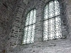 Vidrieras en la escalinata.