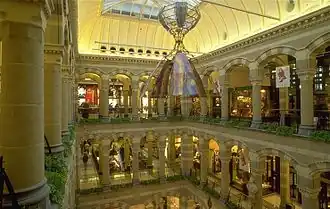 La gran sala del Magna Plaza, alrededor de 2007