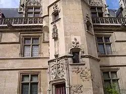 Hôtel de Cluny[22]​ (1485-1510).