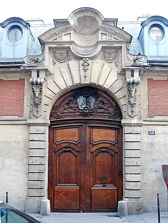 Entrada del Hôtel d'Almeras, n.º 30