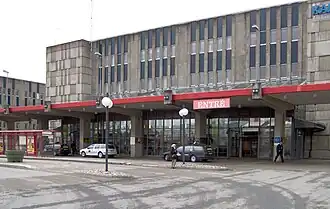 Instalaciones en Huddinge (entrada principal).