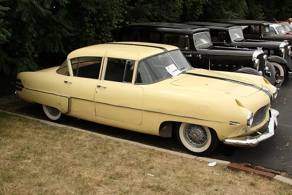 Detalle de las "puertas de avión", que incluyen parte del techo del vehículo