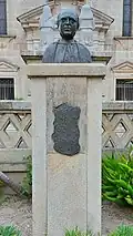 Busto de José Álvarez González.
