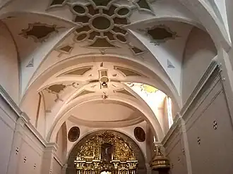 Los tramos articulados mediante pilastras