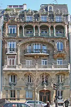 El Immeuble Lavirotte de Jules Lavirotte en el 29 de la Avenue Rapp (1901).
