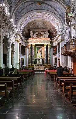 Interior del templo