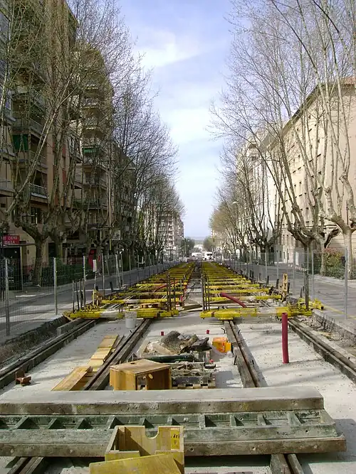 Obras de construcción del tranvía en el Paseo de la Estación en marzo de 2010.
