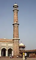 Minarete de la Mezquita Aljama en Delhi (mediados del siglo XVII)