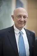 R. James Woolsey Jr. sirvió de 1993 a 1995, nació el 21 de septiembre de 1941 (edad 83&nbsp;años)