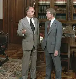 El Presidente José López Portillo y el Presidente estadounidense Jimmy Carter durante una ceremonia de bienvenida en la Ciudad de México, 1979.