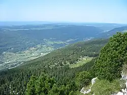 Vista hacia Lélex desde Crêt de la Neige.