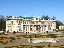 Palacio Kadriorg (1718-1725), en Tallin, y muy reformado posteriormente