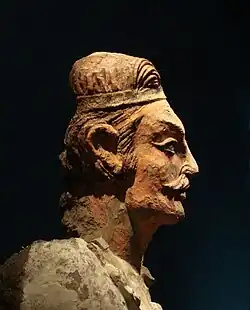 El Príncipe muestra deformación craneal artificial.[12]​