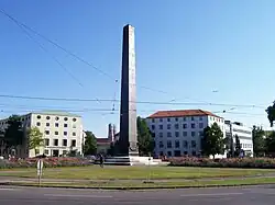 Obelisco (1833), Karolinenplatz, Múnich