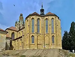 Vista de la cabecera de la iglesia