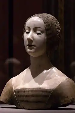 Busto de Isabel de Aragón.