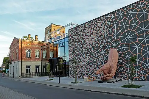 Monumento dedicado a Piret Ninase y Suur Tõll.