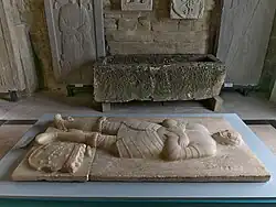 Detalle de la lápida de Faustino Cortés y Sangüesa señor de Torres Secas