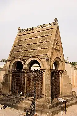 Panteón de Costa-Macià