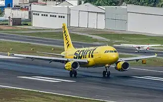 Airbus A319-132 de Spirit Airlines aterrizando en el aeropuerto
